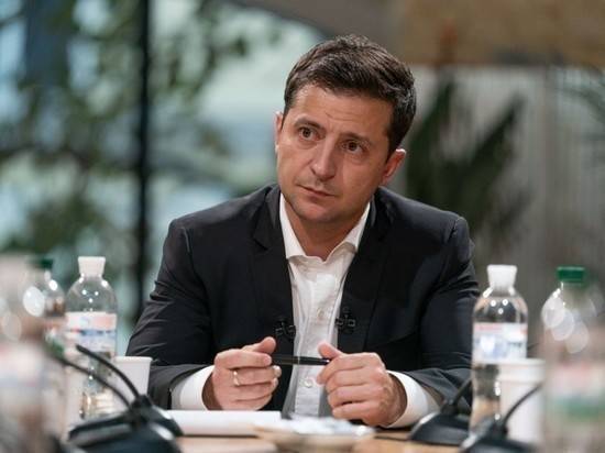 Владимир Зеленский - Дмитрий Песков - Песков: Зеленского не пригласили на парад Победы в Москву - newtvnews.ru - Москва - Россия - Украина - Польша - Варшава