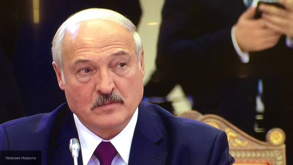 Александр Лукашенко - Наталья Эйсмонт - Лукашенко до сих пор не делал тест на коронавирус - polit.info - Белоруссия