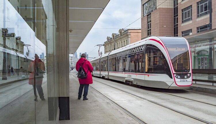 Дмитрий Свищев - В Думе предложили бесплатно раздавать маски в транспорте в Москве - newtvnews.ru - Москва - Россия