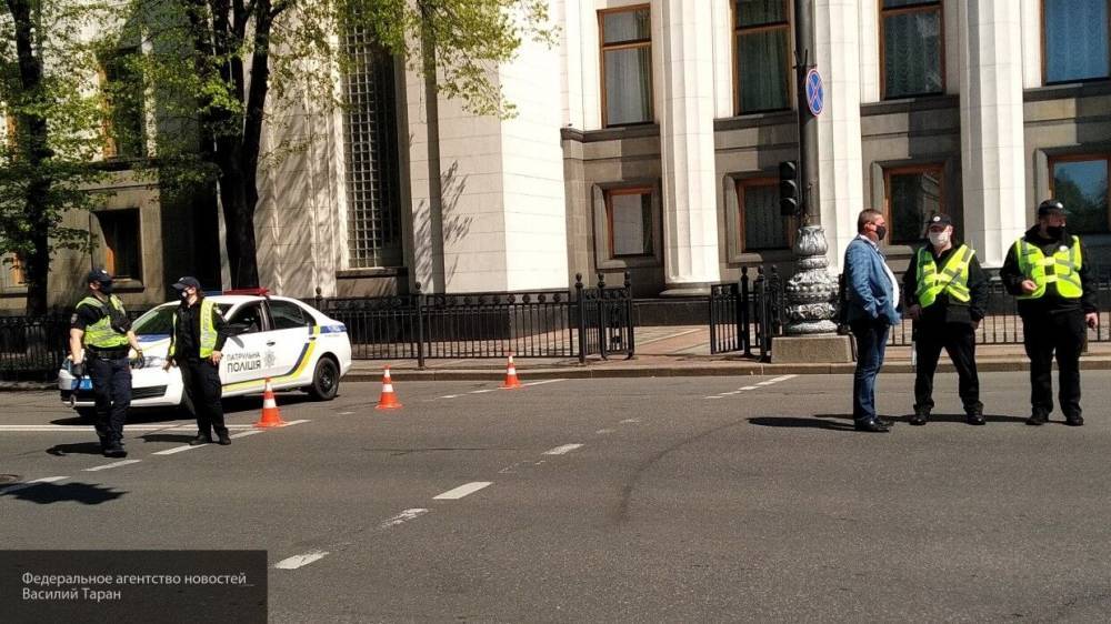 Владимир Зеленский - Киевские рестораторы провели акцию протеста в форме пикника - polit.info - Украина - Киев