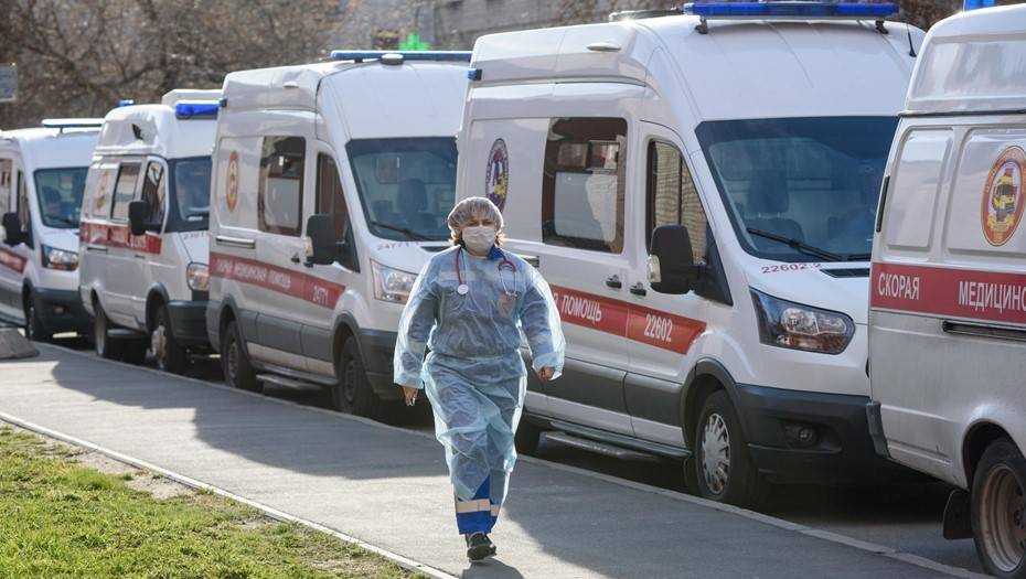 "От 6 до 9 пациентов": в Смольном объяснили очереди скорых в Петербурге - dp.ru - Санкт-Петербург