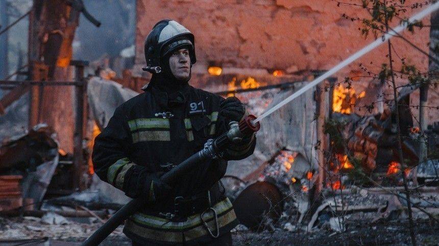 Горящий склад с подсолнечным маслом частично обрушился под Подольском - 5-tv.ru - Россия - Московская обл. - Подольск