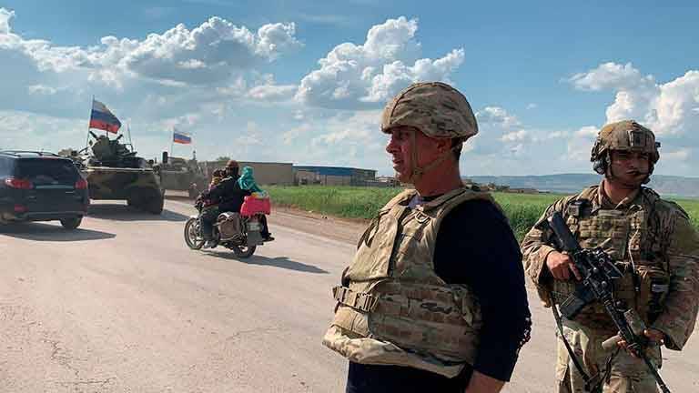 Российские военные перехватили американскую бронированную колону - free-news.su - США - Сирия