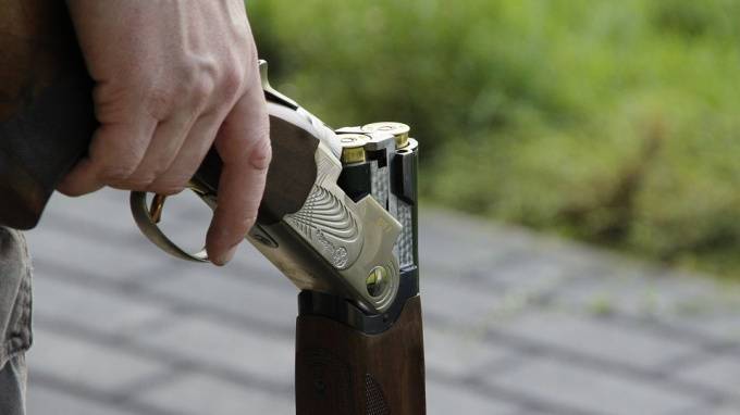 В Кингисеппе пьяный мужчина устроил стрельбу из ружья - piter.tv - район Кингисеппский