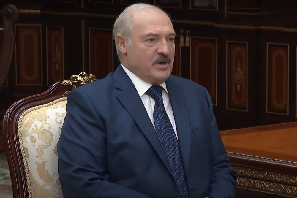 Александр Лукашенко - Лукашенко заявил о проведении парада 9 мая вопреки коронавирусу - mk.ru - Белоруссия