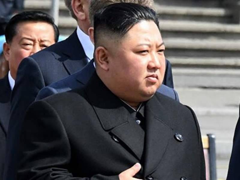 Ким Ченын - Ким Чен Ын появился на публике со странными следами на руках - dayonline.ru - США - КНДР