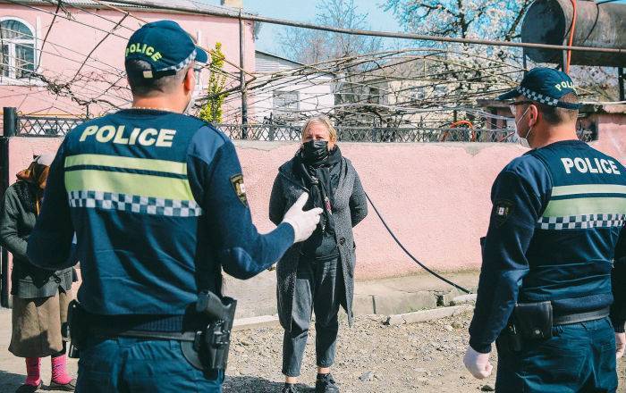 В Грузии за сутки режим ЧП нарушили более ста граждан - sputnik-georgia.ru - Грузия - Тбилиси