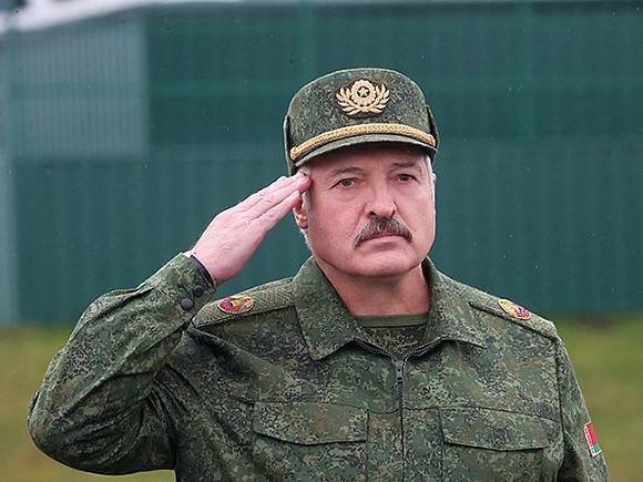 Александр Лукашенко - Лукашенко «долго думал» и решил не отменять парад 9 мая в Белоруссии - newsland.com - Белоруссия