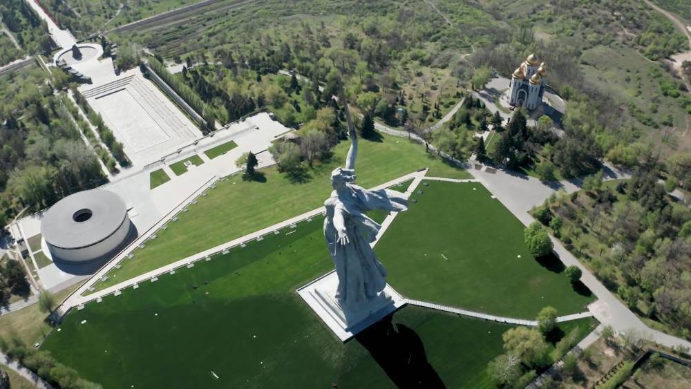 В Волгограде завершилась реставрация монумента «Родина-мать зовет!». - riafan.ru - Волгоград