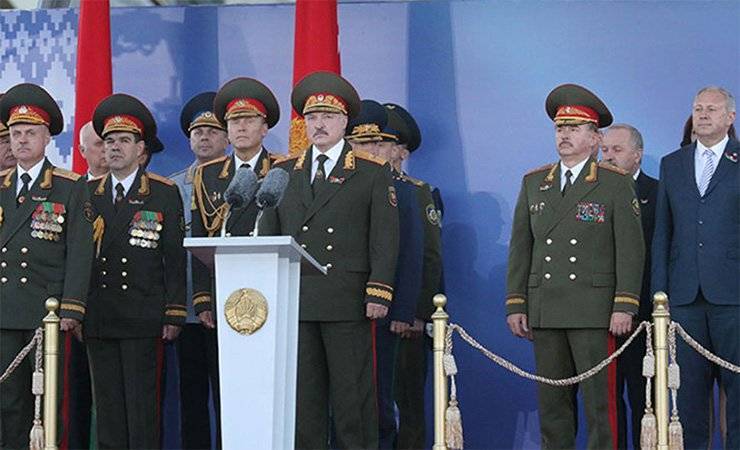 Александр Лукашенко - «Корона» «короной», а парад по расписанию. Лукашенко утрет нос Путину? - gomel.today - Москва - Белоруссия - Минск