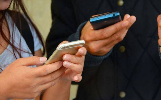 Право на выход: как отсылать смс с 4 мая - vkcyprus.com - Кипр