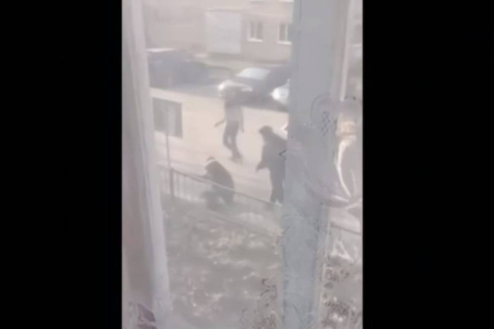 В Арзамасе школьники жестоко избили прохожего: прыгали на голове - mk.ru - Нижегородская обл. - Арзамас