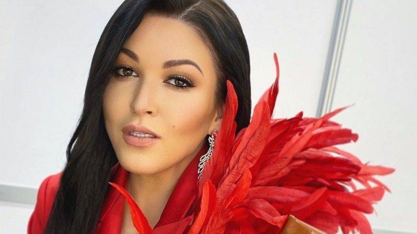 Ирина Дубцова - Сексапильная Дубцова на фоне бассейна помечтала о жизни без COVID-19 - 5-tv.ru