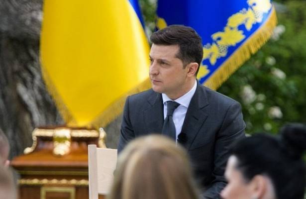 Владимир Зеленский - Владимир Путин - Дмитрий Песков - Юрий Ушаков - Зеленского не пригласили на парад Победы в России - newtvnews.ru - Москва - Россия - Украина - Германия - Польша