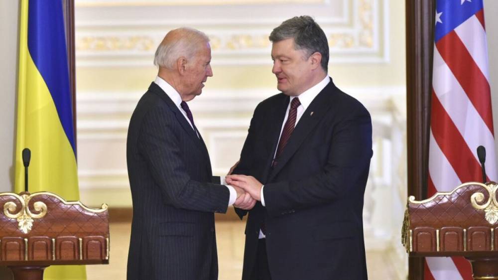 Петр Порошенко - Анджей Дуда - Андрей Деркач - Эксперт Шабовта назвал Порошенко «разменной монетой» в президентской гонке США - riafan.ru - США - Украина - Киев - Польша