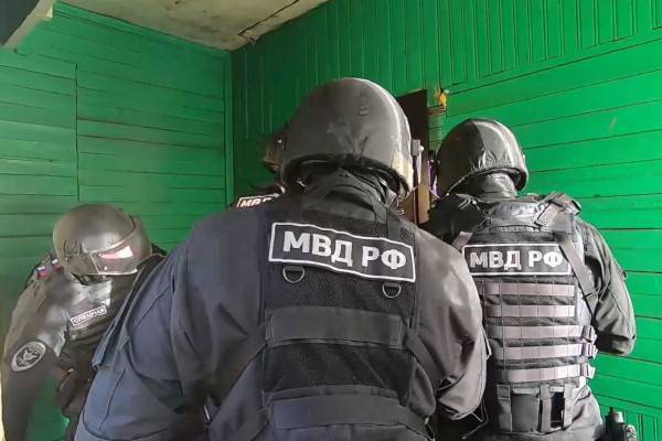 Полиция нагрянула с рейдом к «кочевому народу» в Ленобласти - abnews.ru - Ленинградская обл. - Санкт-Петербург - район Гатчинский - Новости - Петербург