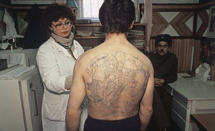 Владимир Ильич Ленин - Al Mayadeen (Ливан): изображения Ленина и Сталина на телах заключенных. Зачем? - inosmi.ru - Ливан