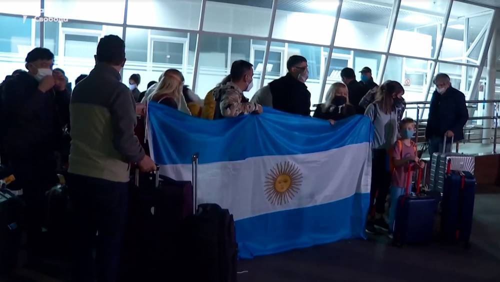 В Украину к своим детям от суррогатных матерей прилетели 11 пар из Аргентины - focus.ua - Украина - Аргентина - Буэнос-Айрес