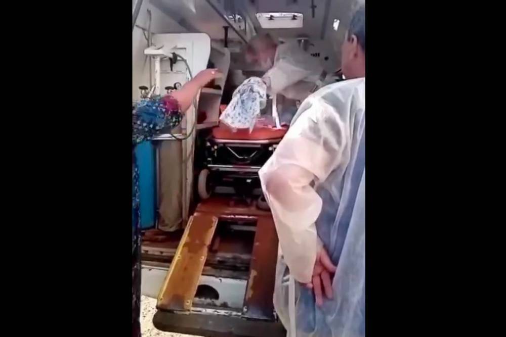 Давид Мелик-Гусейнов - «Врачи забили совсем»: россиянка родила ребенка прямо в штаны - mk.ru - Дзержинск - Нижегородская обл.