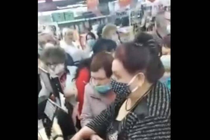 Бабушки передрались на распродаже кастрюль в Нижнем Тагиле - mk.ru - район Ленинский