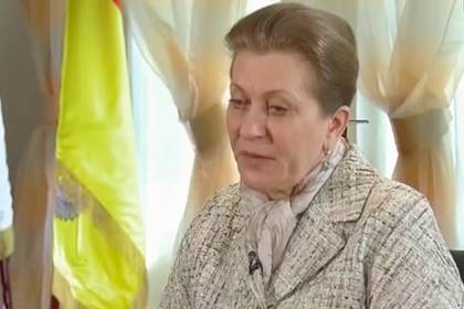 Анна Попова - В Роспотребнадзоре назвали самый вероятный сценарий развития эпидемии COVID-19 - lenta.ru - Россия