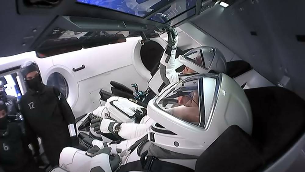 Илон Маск - Американские астронавты полетели к МКС со второй попытки - tvc.ru - шт.Флорида