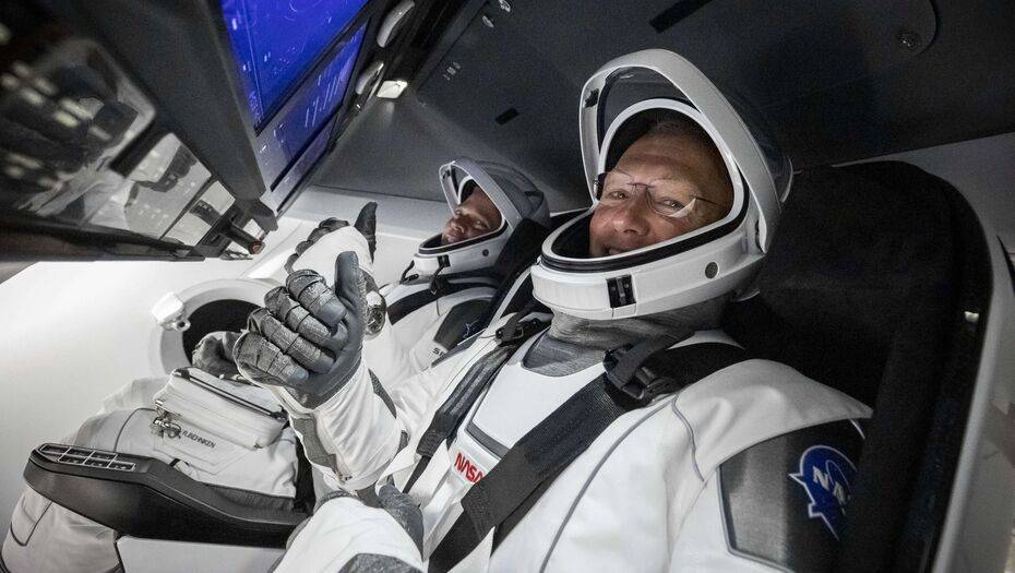 Илон Маск - Илон Маск - Роберт Бенкен - Космический корабль Илона Маска с астронавтами на борту стартовал к МКС - informburo.kz - США - шт.Флорида