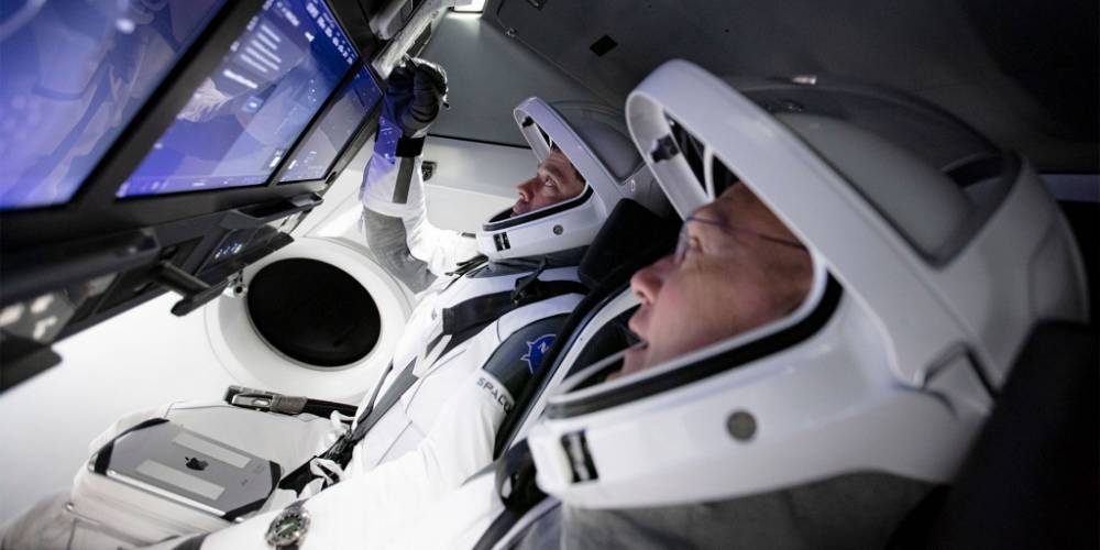 Роберт Бенкен - SpaceX запустила корабль Crew Dragon c астронавтами на борту - theins.ru - США - шт.Флорида