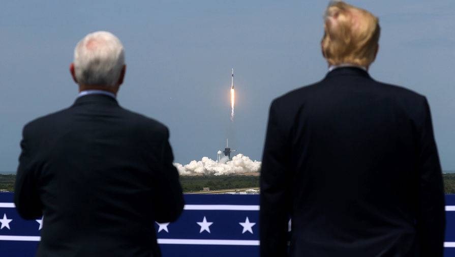 Роберт Бенкен - Херли Даг - Глава ЕКА поздравил NASA и SpaceX с запуском астронавтов - gazeta.ru - Россия - США
