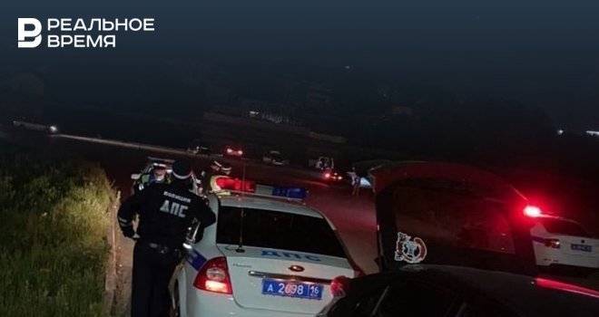 В Казани автомобиль ДПС въехал в остановленную инспекторами иномарку - realnoevremya.ru - Казань - Татарстан