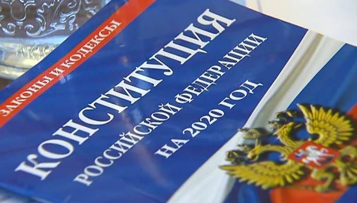 Владимир Путин - Дмитрий Песков - Павел Зарубин - Путин объявит дату голосования по Конституции, "когда посчитает нужным" - vesti.ru - Москва - Россия