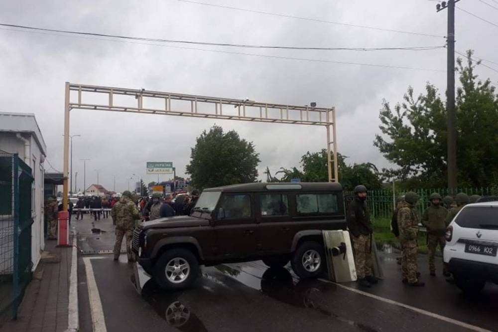 На границе с Венгрией водители заблокировали КПП "Тиса" - vkcyprus.com - Украина - Венгрия - Границы