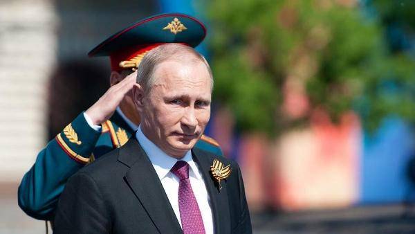 Владимир Путин - Песков: Трибуна на Параде Победы будет, остальное — предстоит уточнить - eadaily.com - Москва - Россия