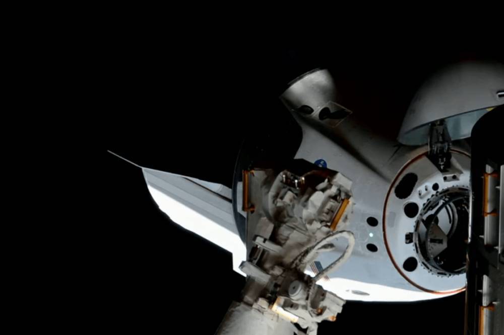 Илон Маск - Илон Маск - Роберт Бенкен - Crew Dragon - Корабль Crew Dragon успешно пристыковался к МКС - vkcyprus.com - США