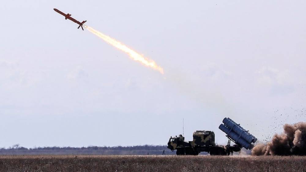 Виктор Литовкин - Литовкин считает заявления Украины об испытаниях ракеты «Нептун» надуванием щек - riafan.ru - Москва - Россия - Украина - Крым