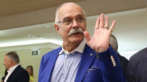 Никита Михалков - «Душат» бедолагу по всем фронтам: ВГТРК запретит Михалкову снимать кино в России - vistanews.ru - Россия