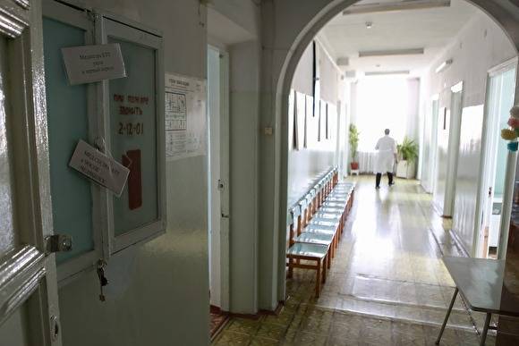 В России несколько врачей выпали из окон во время эпидемии коронавируса. Подробности ЧП - znak.com - Россия - Красноярск - Воронежская обл.