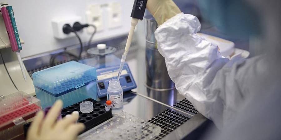 В Британии обвинили Россию и Иран в попытках украсть разработки по коронавирусу - ruposters.ru - Россия - Китай - Англия - Иран