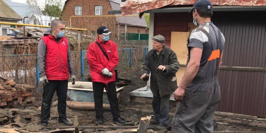 Активисты "Молодежки ОНФ" взяли шефство над одинокими пенсионерами. - ruposters.ru - Россия - Оренбургская обл.