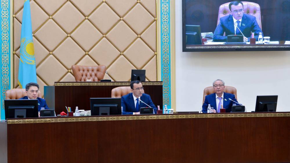 Маулен Ашимбаев - Маулен Ашимбаев избран председателем Сената Парламента РК - zakon.kz - Казахстан
