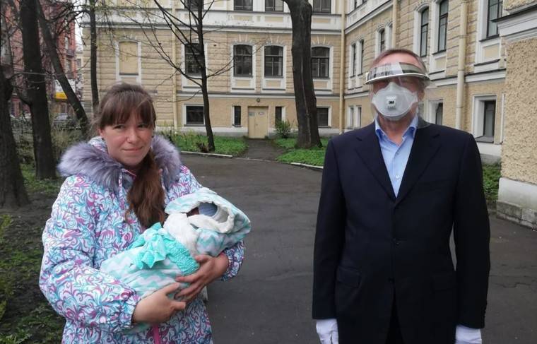 Инна Карпушина - Администрация Петербурга оценила защитный костюм Беглова - news.ru - Петербурга