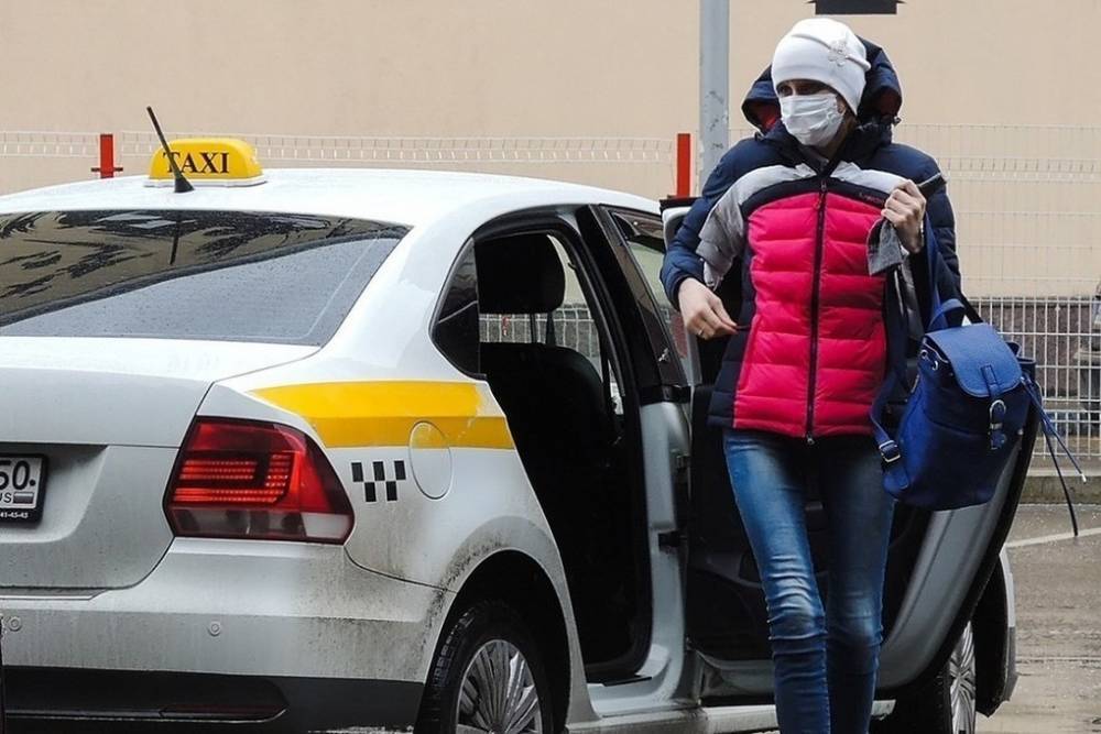 Максим Ликсутов - В Москве выявили 731 таксиста, перевозившего пассажиров без пропусков - mk.ru - Москва