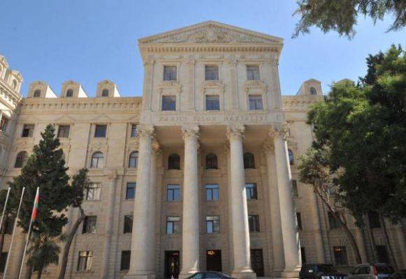 Зограб Мнацаканян - Баку ответил Еревану поэтапностью: Выводите войска, мы возвращаем беженцев - eadaily.com - Армения - Ереван