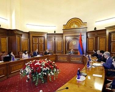 Никола Пашинян - Араик Арутюнян - Пашинян: Капитальные расходы сегодня должны осуществляться с особым качеством, темпами и объемом - news.am - Армения