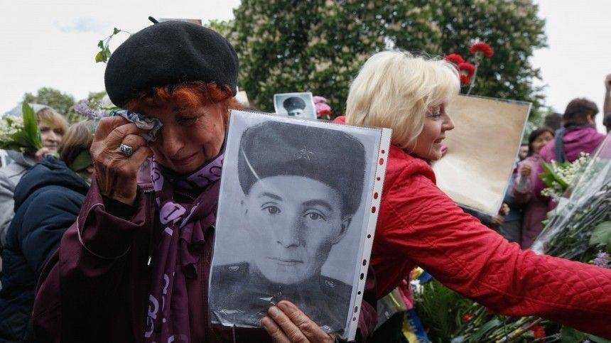 Антон Дробович - Акции «Бессмертный полк» на Украине не будет - 5-tv.ru - Украина