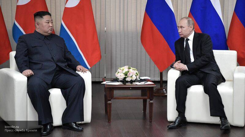 Владимир Путин - Ким Ченын - Путин наградил лидера КНДР медалью в честь 75-летия Победы - nation-news.ru - Россия - КНДР - Пхеньян - Владивосток - Корея