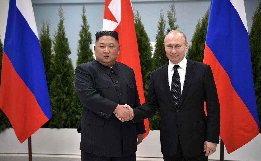 Владимир Путин - Ким Ченын - Путин наградил Ким Чен Ына медалью - Cursorinfo: главные новости Израиля - cursorinfo.co.il - Россия - КНДР - Израиль