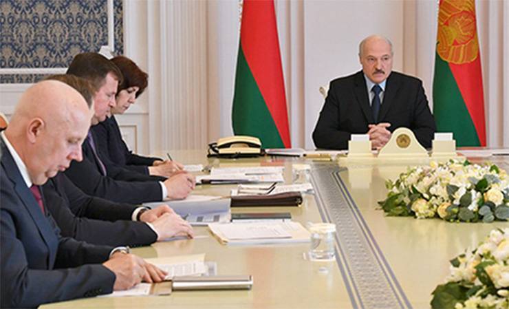 Александр Лукашенко - Андрей Суздальцев - «Лукашенко хочет быстро заразить 2 миллиона человек» — российский политолог - gomel.today - Россия - Белоруссия