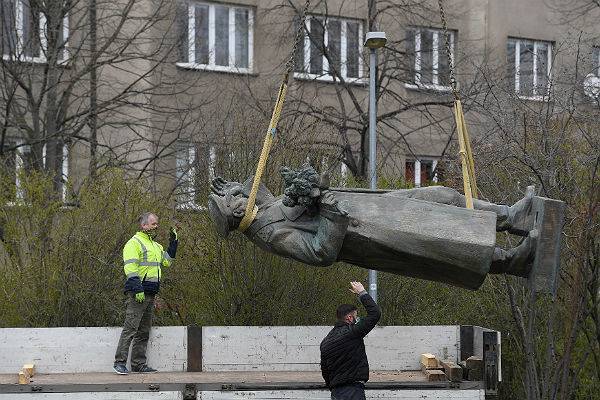 Инициатор сноса памятника Коневу в Праге пожаловался на Россию - trud.ru - Россия - Чехия - Ляйен - Прага