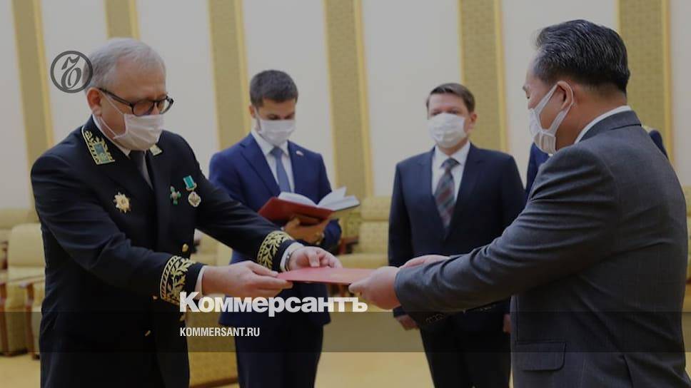 Владимир Путин - Ким Ченын - Ким Чен Ын награжден российской медалью к юбилею Победы - kommersant.ru - Россия - КНДР - Пхеньян